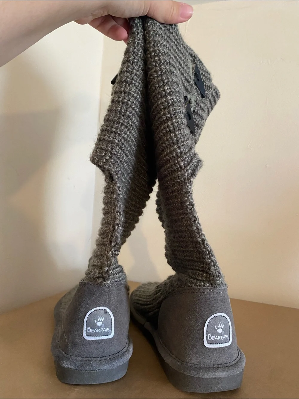 Bearpaw Tall knit Boots Size 8 Gray Sheepskin foot bed , winter boot knitted